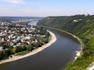 Залещики. Панорама магнатского имения на берегу реки
