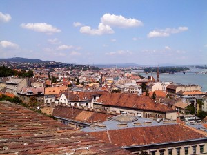 Черепичные крыши старой Буды. Вид с высоты птичьего полета (Будапешт)