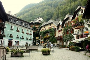 Гальштат. Единственная площадь в городке.
