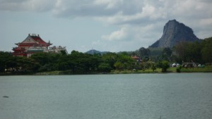 Панорама буддистского храма Khao Chee-Chan (Тайланд)