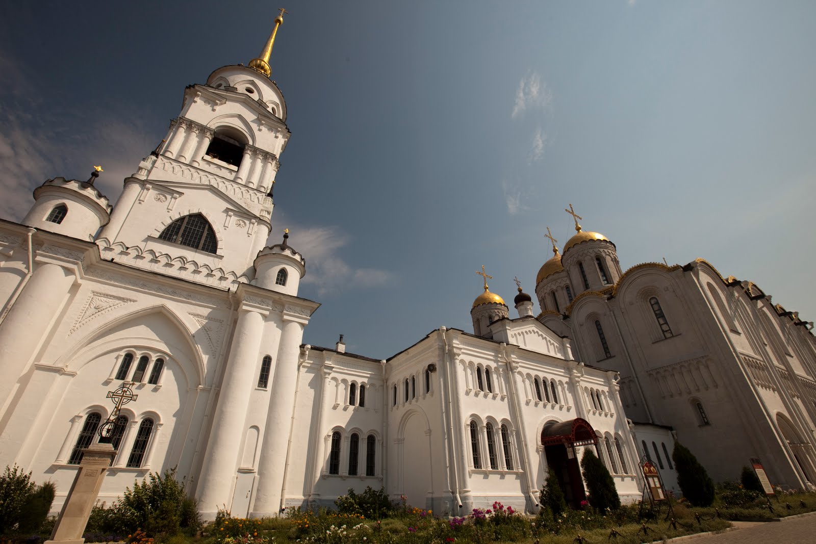 Фото достопримечательностей Золотого Кольца России: Панорама Успенского собора