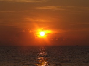 Закат на тайском курорте Ча-Ам (Тайланд)