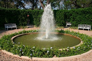 Фонтан в отеле тайского курорта Ча-Ам