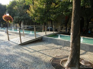 Фонтанная аллея на главной улице Братиславы (Словакия)