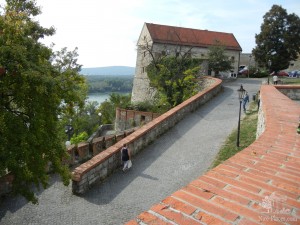 Укрепительные стены Братиславского града (Словакия)