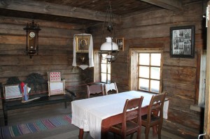 Обстановка в старорусском срубе (Карелия)