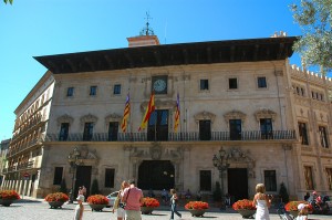 Здание мэрии города Пальма на площади Корт (Остров Майорка)