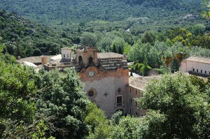 Монастырь Льюк (Lluc) - важное место паломничества на острове Майорка