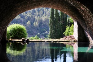 Грот в саду Альфабия