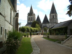 По дороге к замку Лош (Château de Loches) (Франция)