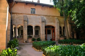 Дворец короля Санчо. Боковой флигель (Остров Майорка)