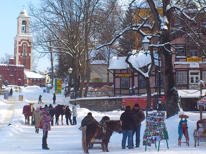 Фото достопримечательностей Львова: Зимний солнечный день в Трускавце