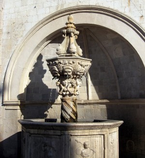 Малый фонтан Онофрия (Хорватия)