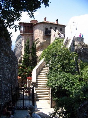 Лестница к храму в монастыре Варвары-Руссану (Греция)