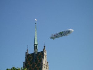 Полеты на дирижабле - популярное развлечение в Фридрихсхафене (Германия)