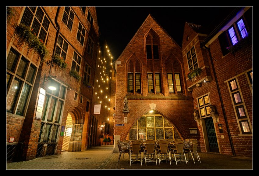 Фото достопримечательностей Германии: Ночью Böttcherstraße особенно красива