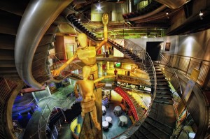 Внутри выставочного центра Универсум (Германия)