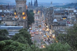 Улица Принцес-стрит в Эдинбурге (Великобритания (Англия))