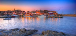 Остров Сардиния. Город, окутанный закатом