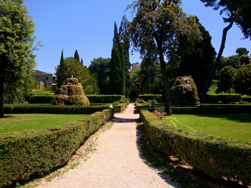 Фото достопримечательностей Италии: Дорожка в парке виллы Д'Эсте