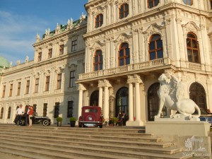 Верхний Бельведер. Парадная лестница и статуя сфинкса 
