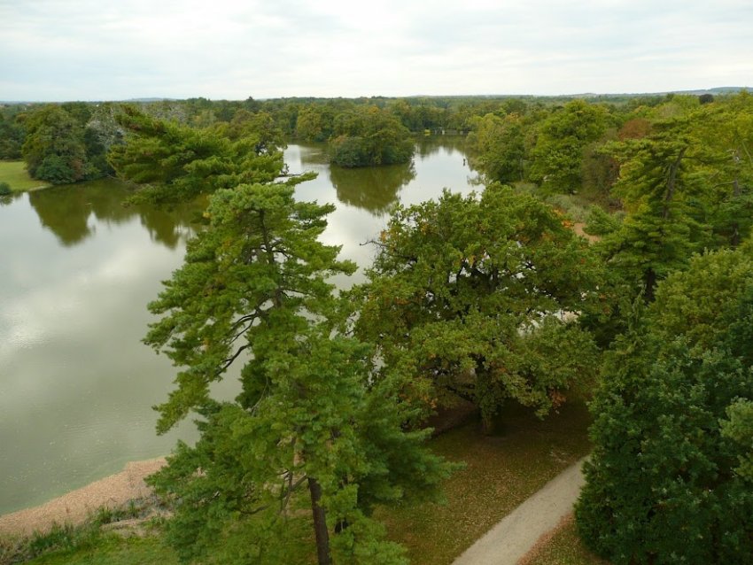 Фото достопримечательностей Чехии: Вид с минарета на пруды и парк