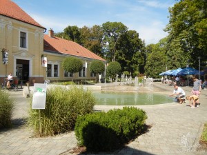 Улица Парк-Пасаж - самая красивая улица Пештян