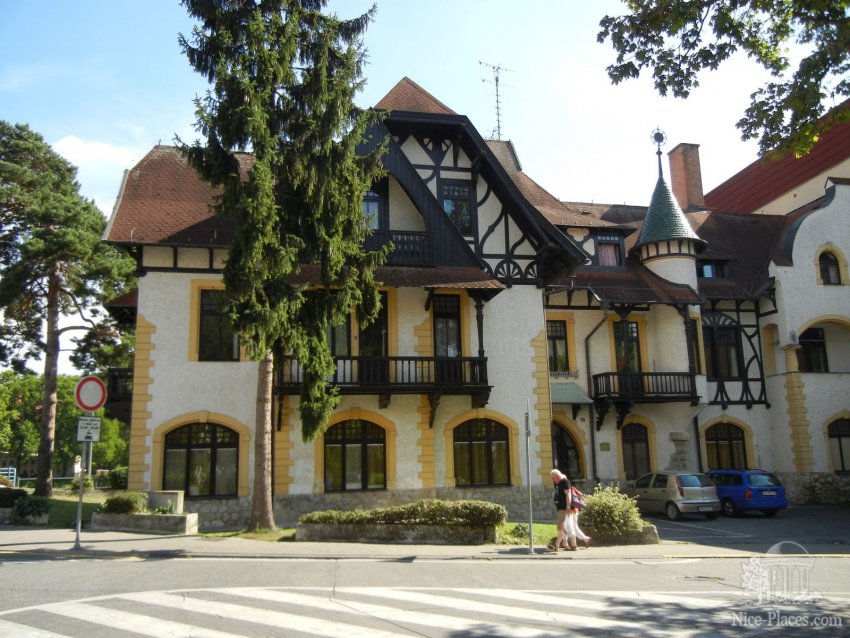 Фото достопримечательностей Словакии: Вилла Лёгер в Пештянах