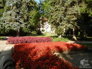 Сад позади Thermia Palace на Купельном острове (Словакия)