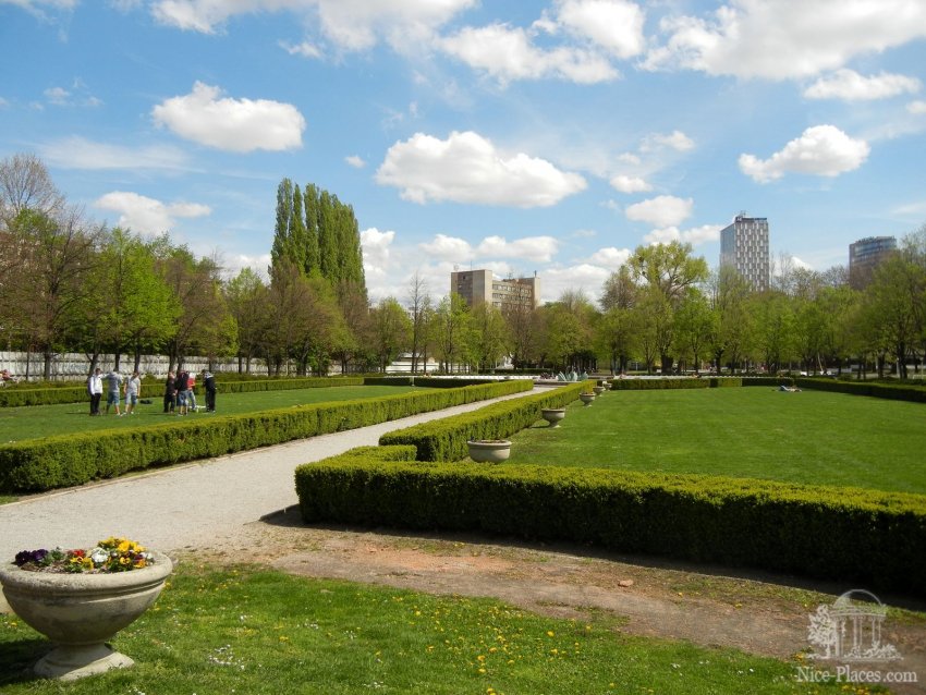 Фото достопримечательностей Словакии: Парк при медине в Братиславе