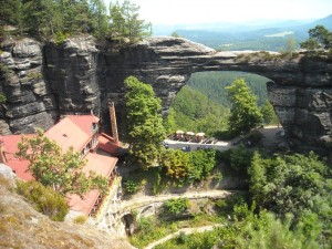 Правиницка брана, самая внушительная достопримечательность Чешской Швейцарии