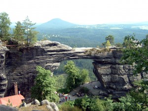 Правиницка брана - грандиозное природное сооружение Чешской Швейцарии (Чехия)