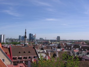 Вид на Таллин с обзорной площадки (Прибалтика)