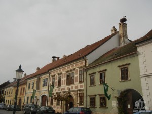 Улица Хаупштрассе. Здесь расположено большинство виноделен Руста (Австрия)