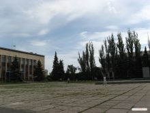 Площадь перед зданием городского совета в Изюме (Изюм)