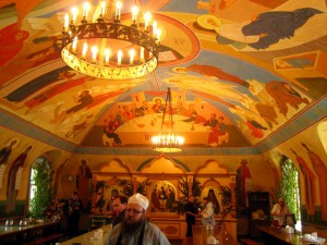 Внутреннее убранство Трапезной Санаксарской обители (Европейская часть России)