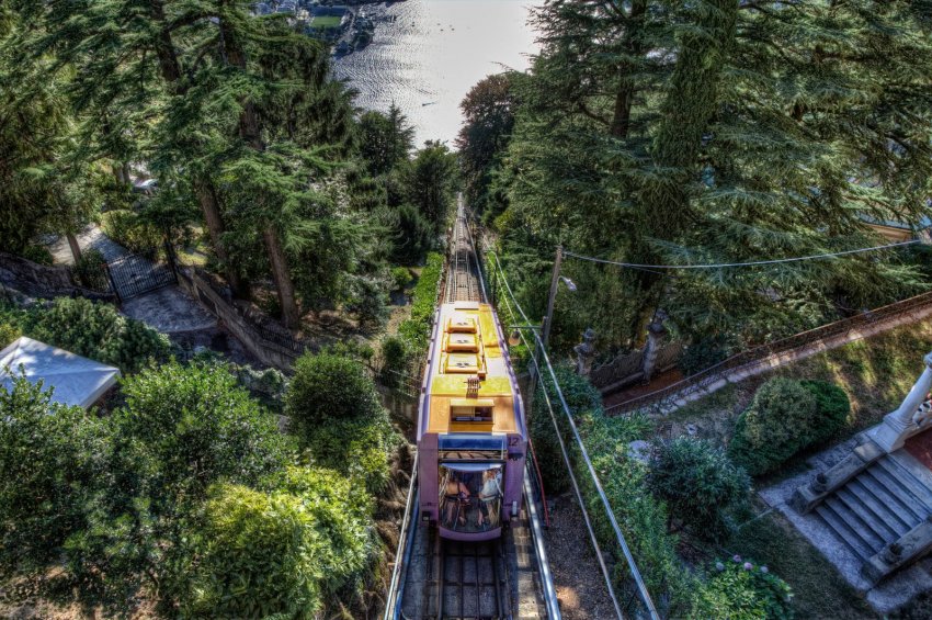Фото достопримечательностей Италии: Фуникулер, ведущий к поселку Брунате