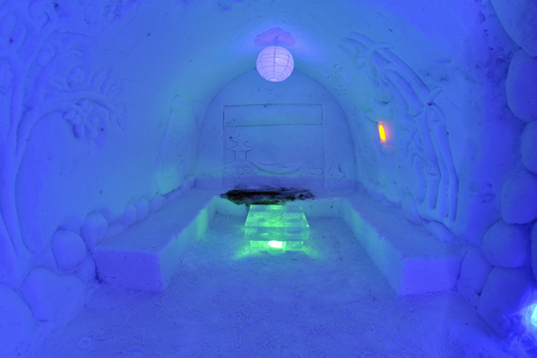 Фото достопримечательностей Европейской части России: Комната "Снежной деревни" в Кировске