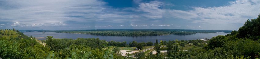 Фото достопримечательностей Других достопримечательностей Украины: Панорамный вид с Тарасовой горы в Каневе