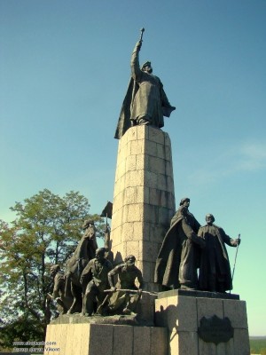 Чигирин. Памятник Б. Хмельницкому на замковой горе (Другие)