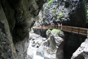 Ущелье Лихтенштейнкламм. Оно находится в 6 км от небольшой живописной деревушки Санкт-Йохан и 60 км от Зальцбурга (Австрия)