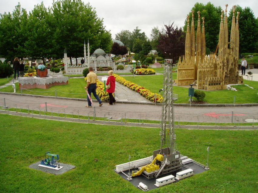 Фото достопримечательностей Австрии: Музей «Минимундус» в Клагенфурте &mdash; более 150 моделей самых известных и красивейших зданий мира, кораблей, поездов, сделанные в масштабе 1/25.