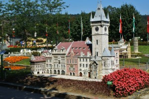 Кусочек Праги с часами Орлой в парке миниатюр "Минимундус" (Австрия)