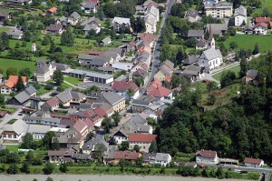 Заксенбург (Sachsenburg) – маленькая альпийская деревня в долине реки Драва (Австрия)