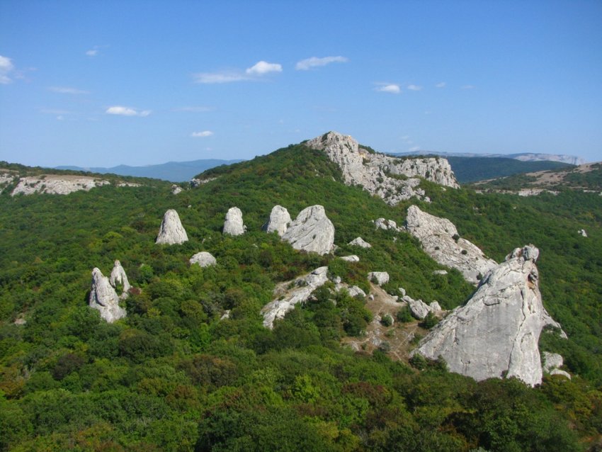 Фото достопримечательностей Крыма и ЮБК: Скалы Тышлар они же Кибен-Кая, Храм Солнца, Цветок Силы и даже Крымский Стоунхендж