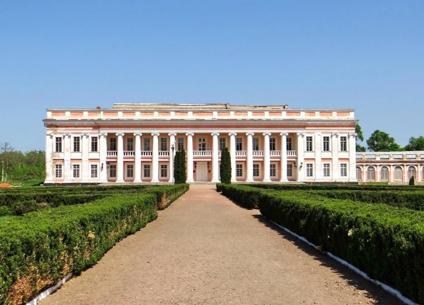 Фото достопримечательностей Других достопримечательностей Украины: Гордость Тульчина &mdash; дворец Потоцких