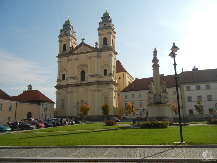 Фото достопримечательностей Чехии: Валтице, храм Вознесения Девы Марии