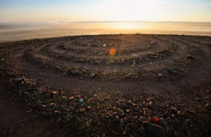 Кольцевая структура Аркаима, входящему в город нужно было пройти путь, который проходит Солнце
