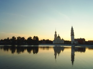 Архитектурный комплекс Невьянска: Спасо-Преображенский собор и Невьянская башня (Урал)