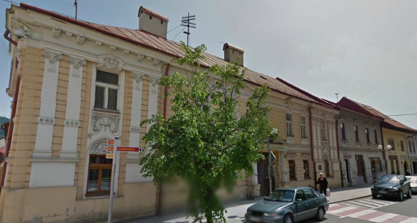 Фото достопримечательностей Словакии: Дома на площади Св. Николая в Любовне